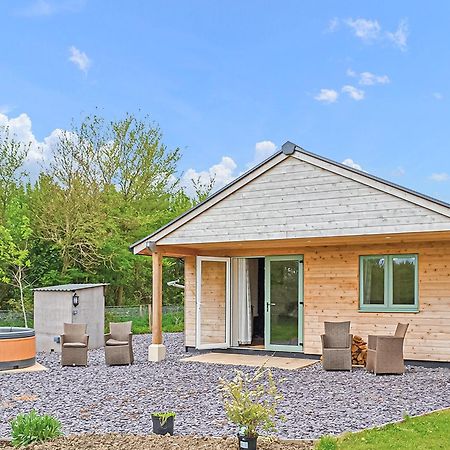Little Moorland Farm Lodges Chapel Allerton Phòng bức ảnh
